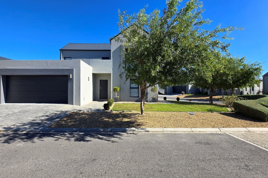 3 Bedroom Property for Sale in Aan de Wijnlanden Western Cape